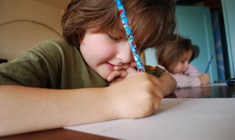 Школярі надіслали понад 200 листів на конкурс «Запроси полярника до себе»