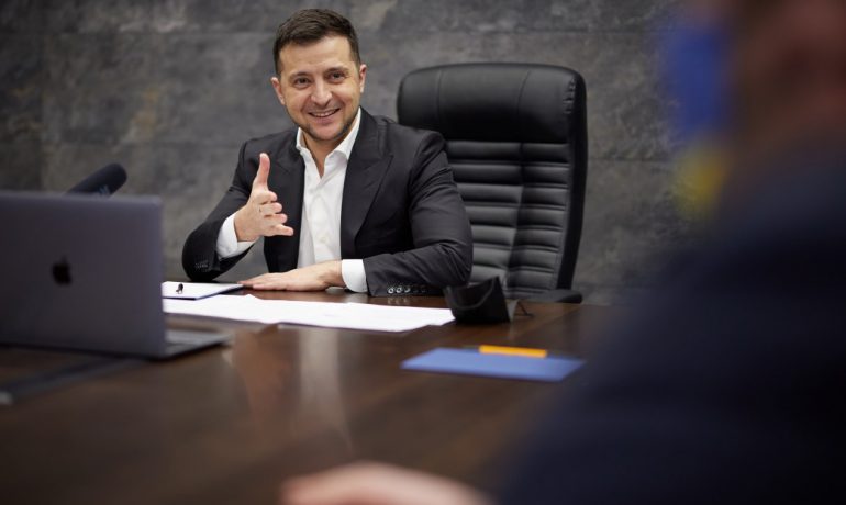 Уперше в історії Президент поспілкувався з українськими полярниками в режимі реального часу