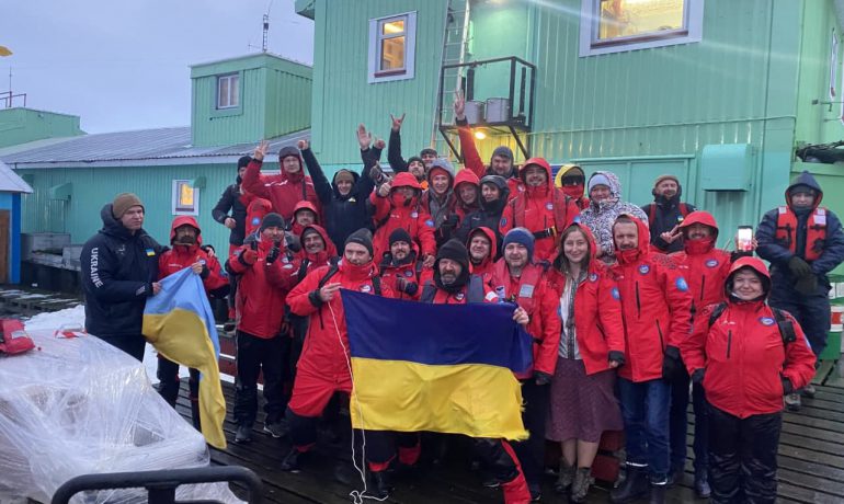 Перезмінка завершилася: 25-та УАЕ вирушила додому, а 26-та – прийняла варту