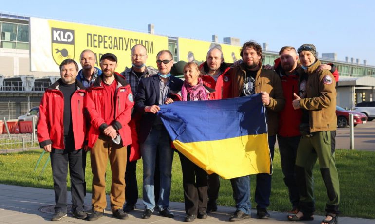 Рік роботи в Антарктиді позаду: полярники 25-ої УАЕ нарешті в Україні!