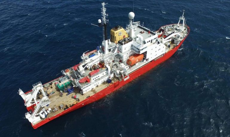 Відродження українського наукового флоту: виділено кошти на криголам для антарктичних експедицій та досліджень Світового океану