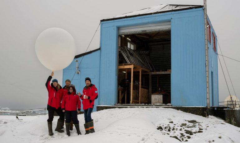 На “Вернадському” розпочали новий етап метеодосліджень: вперше з британських часів над станцією запустили радіозонди
