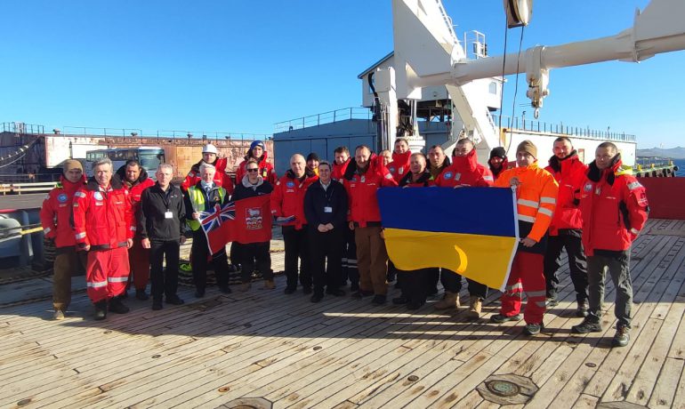 «Ноосфера» – на Фолклендських островах і готується до переходу в Кейптаун