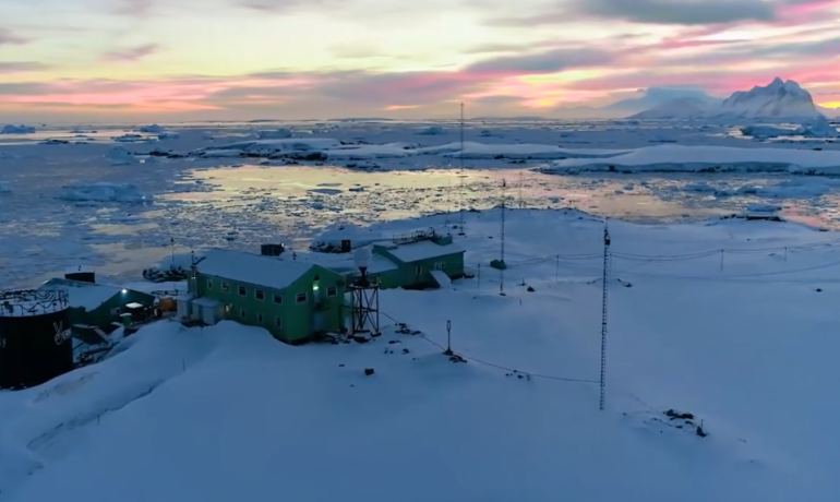 Нічне чергування полярника: львів'янин показав, як вони працюють на станції "Академік Вернадський"