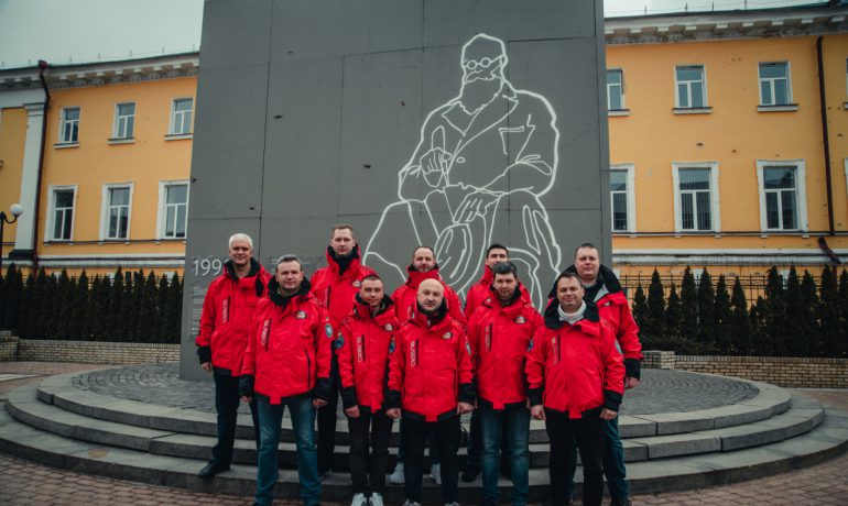 Довга дорога в Антарктику: 28-ма УАЕ вирушила до "Вернадського"