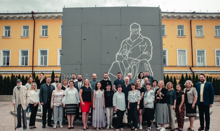 Забезпечення роботи "Вернадського" та “Ноосфери”, підготовка експедицій, антарктичні дослідження та комунікації: НАНЦ виповнилося 30 років