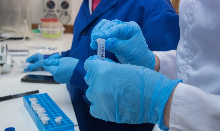 Молодих вчених запрошують подаватися на стипендійні програми з дослідження Антарктиди