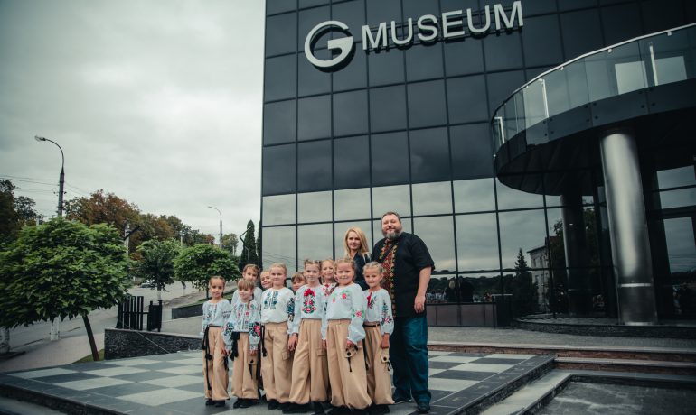 Антарктичну фотовиставку НАНЦ відкрито на Хмельниччині – відвідати можна до 23 вересня