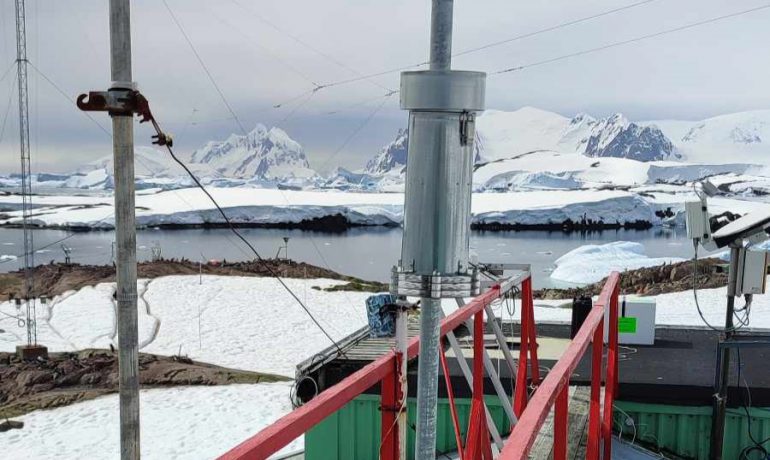 Вчені встановили «пастки» для повітря біля станції «Академік Вернадський»