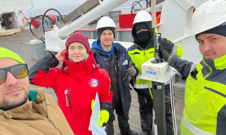 З борту «Ноосфери» вперше запустили океанографічні буї