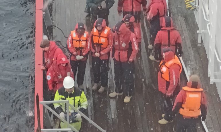 Полярники та полярниці 30-ї УАЕ прибули до «Вернадського»