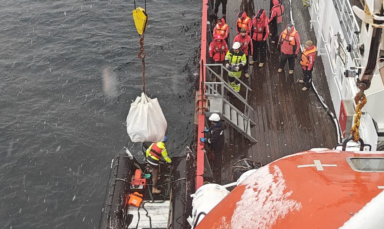 Полярники та полярниці 30-ї УАЕ прибули до «Вернадського»