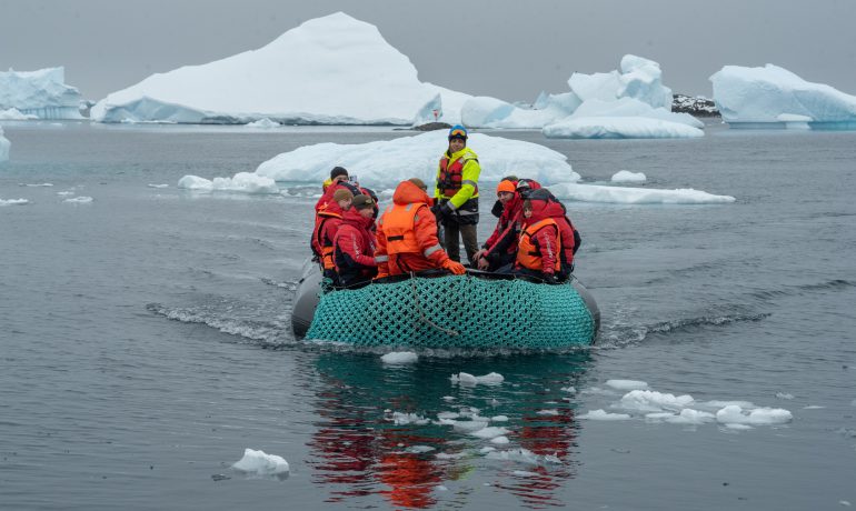 Полярники та полярниці 30-ї УАЕ прибули до «Вернадського»