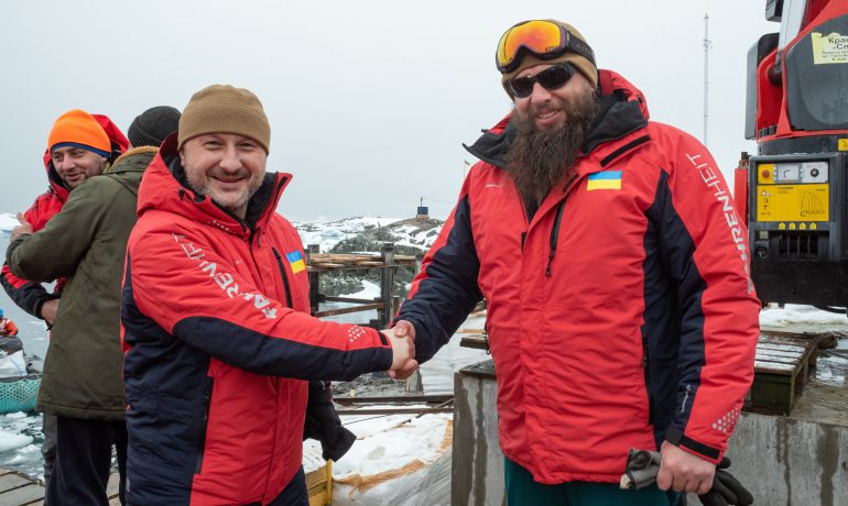 Полярники та полярниці 30-ї УАЕ прибули до «Вернадського»