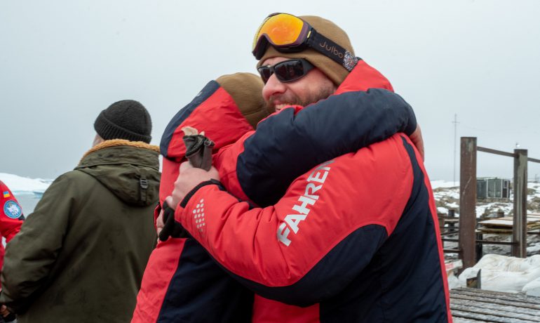 Полярники та полярниці 30-ї УАЕ прибули до «Вернадського»
