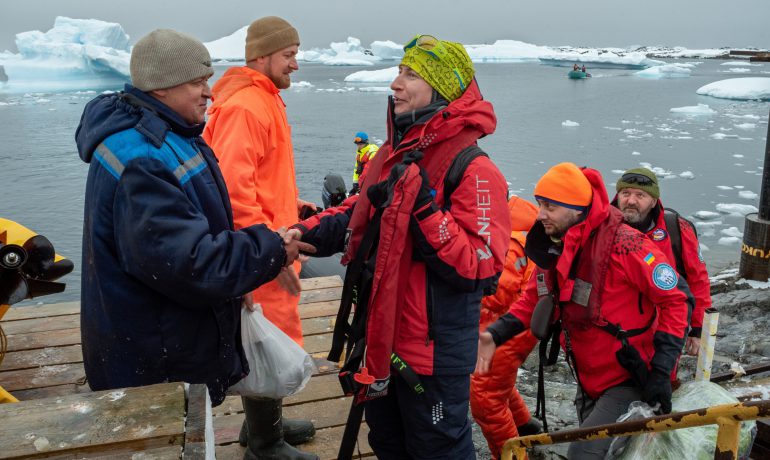 Полярники та полярниці 30-ї УАЕ прибули до «Вернадського»