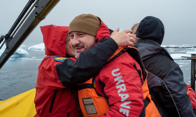 Полярники та полярниці 30-ї УАЕ прибули до «Вернадського»