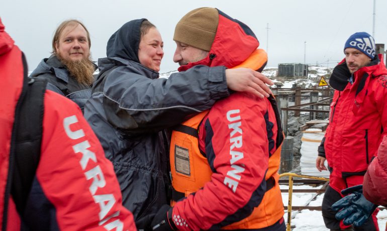 Полярники та полярниці 30-ї УАЕ прибули до «Вернадського»