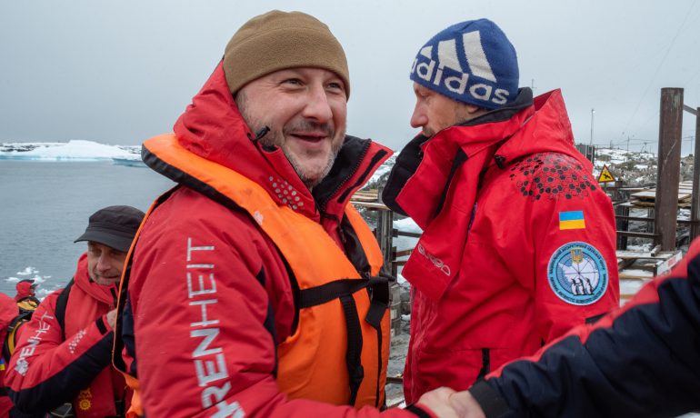 Полярники та полярниці 30-ї УАЕ прибули до «Вернадського»