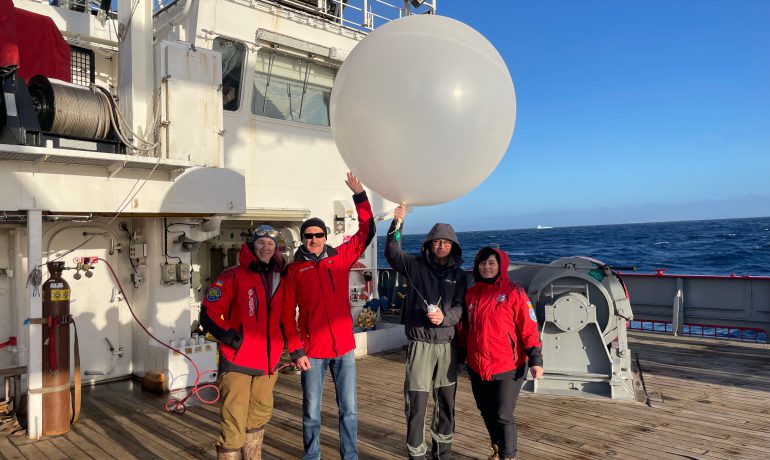 Вперше відбулося одночасне радіозондування атмосфери з «Вернадського» та «Ноосфери»