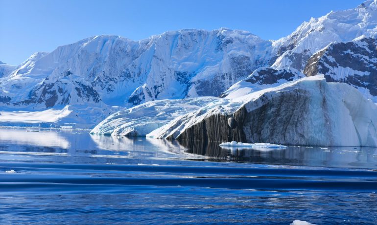 Картування порід та вивчення льодовикової історії: які геологічні дослідження були цього сезону