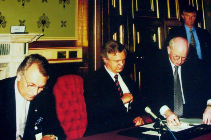 Сьогодні — 30 років підписання меморандуму про передачу Україні антарктичної станції від Великої Британії